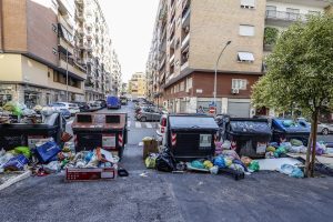 In decine stipati nella stessa casa. Così Torpignattara paga il prezzo degli appartamenti sovraffollati