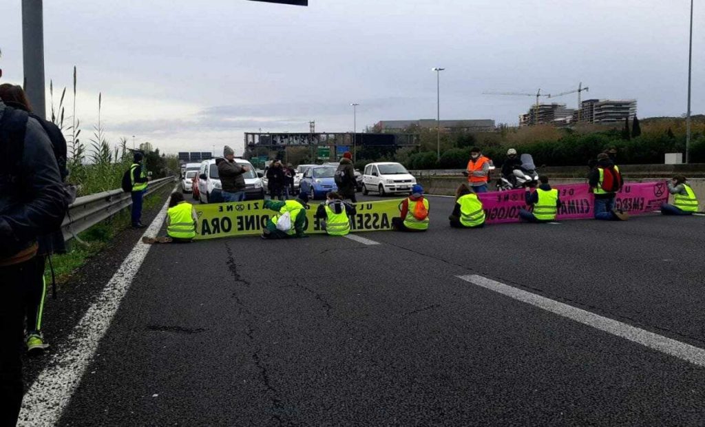 Blocchi stradali sul raccordo anulare: ambientalisti a rischio processo