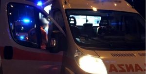 Accoltellata dal compagno durante una lite in casa