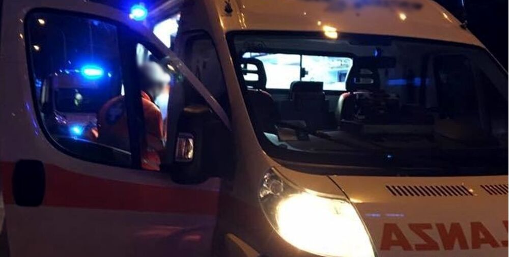 Accoltellata dal compagno durante una lite in casa