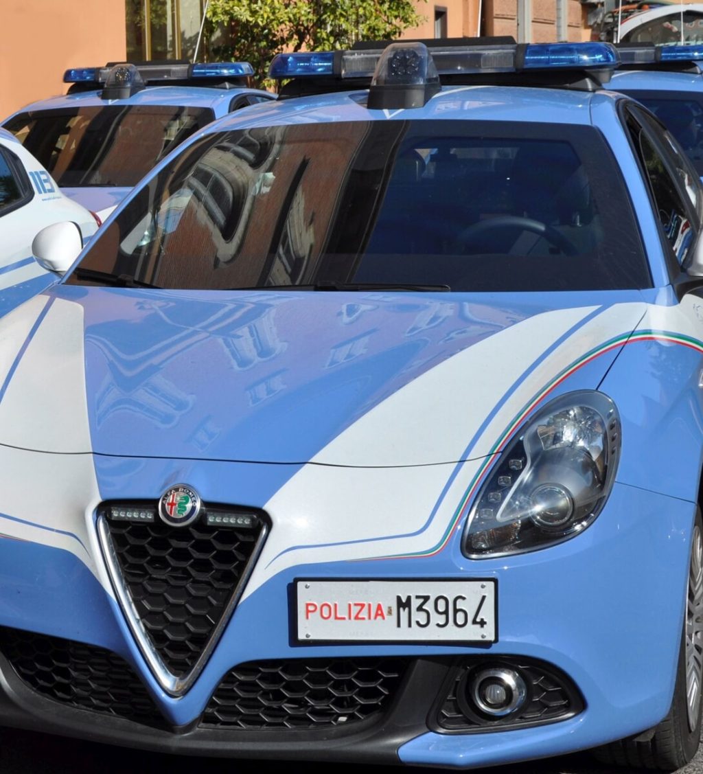 Segnalazione anonima sull'App della polizia: agenti arrestano pusher