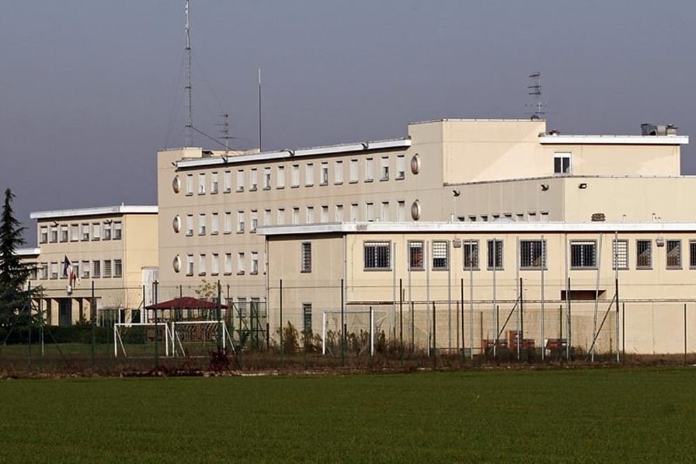 Detenuti allagano sezione del carcere e distruggono le telecamere
