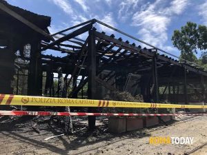 Il centro anziani andato a fuoco quattro anni fa sarà demolito e ricostruito