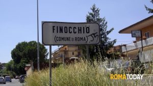 Lampioni spenti e guida selvaggia. A Finocchio la via Casilina è sempre più pericolosa