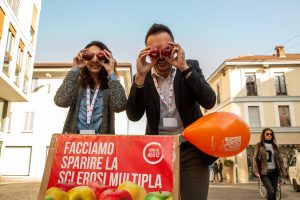 La mela di Aism in 100 piazze di Roma e provincia