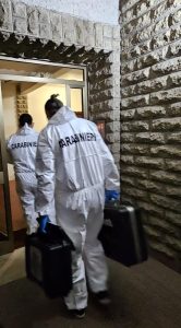 Omicidio a Roma: uccide la madre e la nasconde in un sacco nell'armadio 