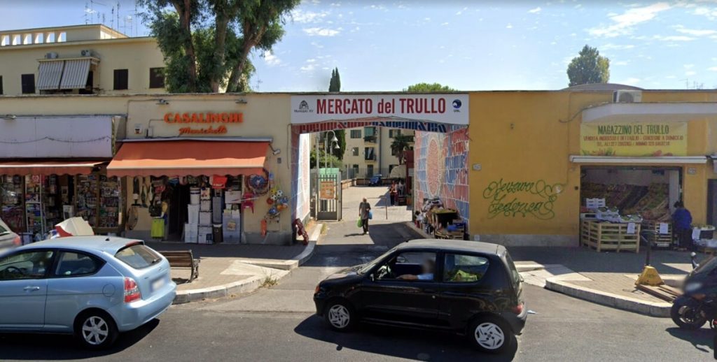 Il mercato rionale chiede aiuto al municipio: servono pulizie e investimenti