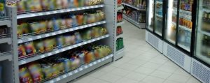 Esquilino, armato di taglierino rapina minimarket