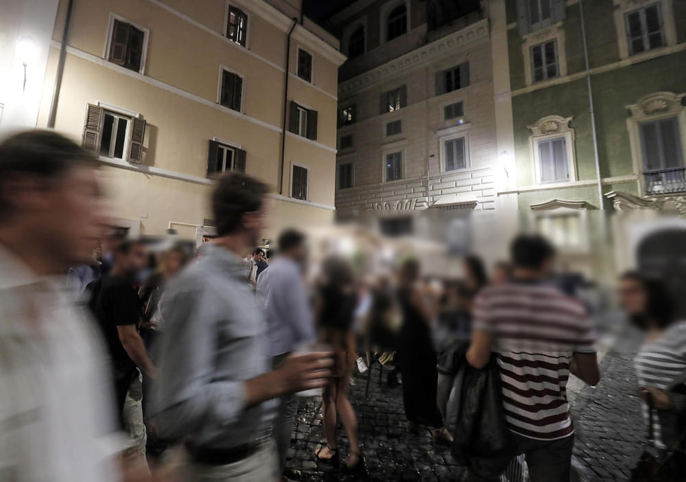 Movida, ordinanza anti-minimarket di Gualtieri in scadenza. Il Campidoglio attende i municipi per la proroga
