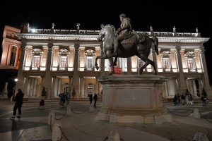 Alloggi ex custodi, la delibera anti-abusivi ancora non è pronta. Portieri sul piede di guerra
