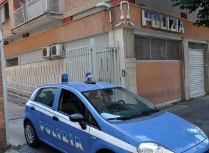 Pubblica video su Instagram mentre spara con la pistola