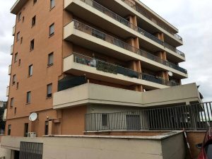 Cosa succederà alle 47 famiglie che vivono nell'ex residence della Romanina