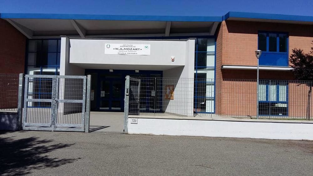 Cucina chiusa e panini da due settimane. All’Infernetto l’inizio scolastico è un labirinto di difficoltà