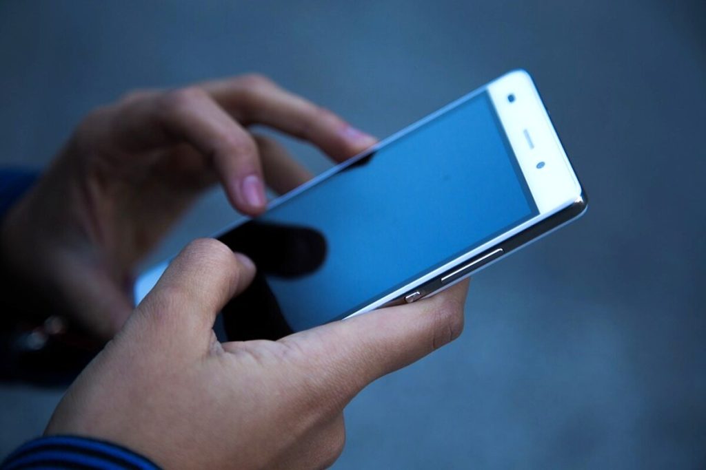 Lo spaccio su Telegram con il listino prezzi. "Spedisco anche fuori regione"