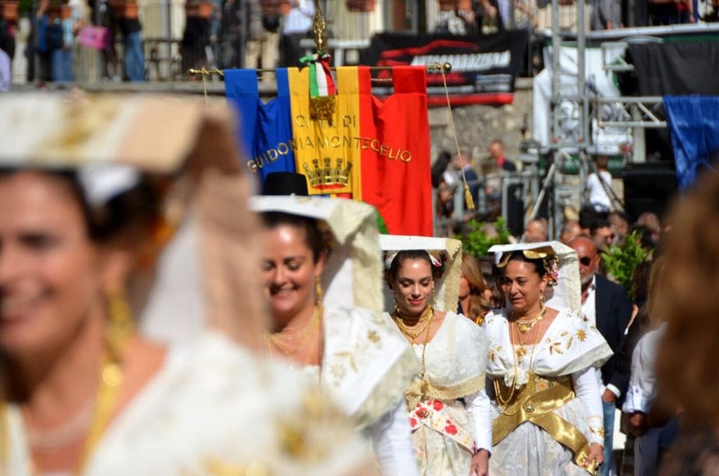 Festa di San Michele: a Montecelio sfilano le Vunnelle