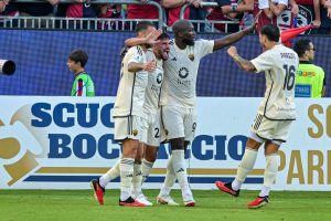 Cagliari-Roma 1-4: Lukaku inarrestabile, poker giallorosso ma tanta paura per Dybala