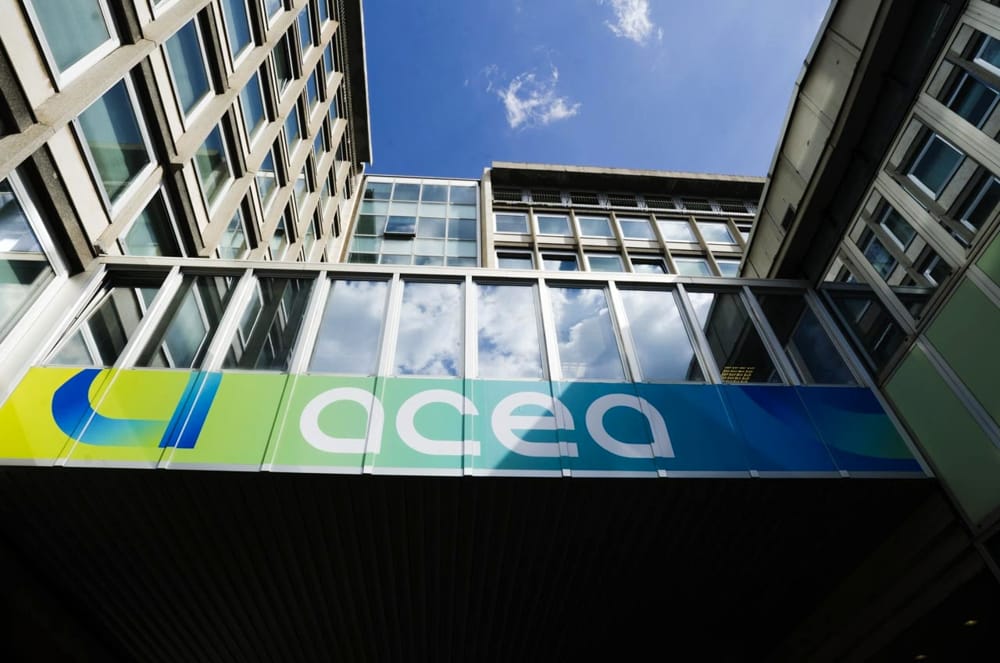Fuori dalla precarietà. Acea internalizza le addette all’accoglienza