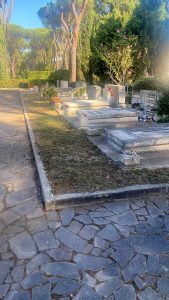 Per Ama nei cimiteri va tutto bene: “Unità speciale cura manutenzione a 360 gradi”
