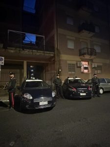 Blitz a Ostia, 11 arresti. Lo spaccio ai "Lotti" da 3000 euro al giorno