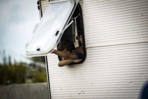 Campi rom "inagibili" tra fogne rotte e discariche. Cinque milioni per la messa in sicurezza