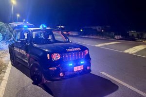 Rubati nella notte tre camion per la raccolta dei rifiuti, posti di blocco in tutta l'area