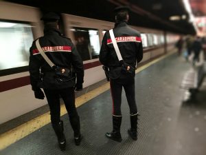 Roma, manolesta in azione: borseggi nel centro storico e sui mezzi pubblici. 8 arresti