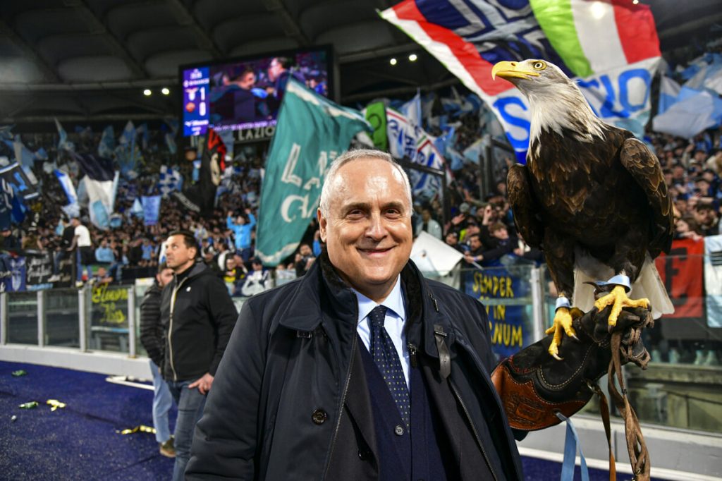 Spqr sulla maglia della Lazio: il rilancio di Lotito per Expo 2030. Poi la frecciata alla Roma
