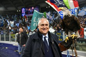 Spqr sulla maglia della Lazio: il rilancio di Lotito per Expo 2030. Poi la frecciata alla Roma