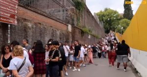 Colosseo, arrivano i biglietti nominativi per combattere bagarini e "acchiappini"