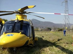Precipita con il parapendio, i vigili si calano  da Monte Ripoli e lo salvano