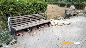 Il giardino di San Paolo è un covo di degrado: il Comune l'ha inaugurato ma non l'ha mai preso in carico