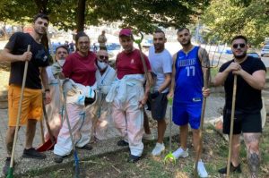 Il parco dello spaccio recuperato dai giovani del quartiere