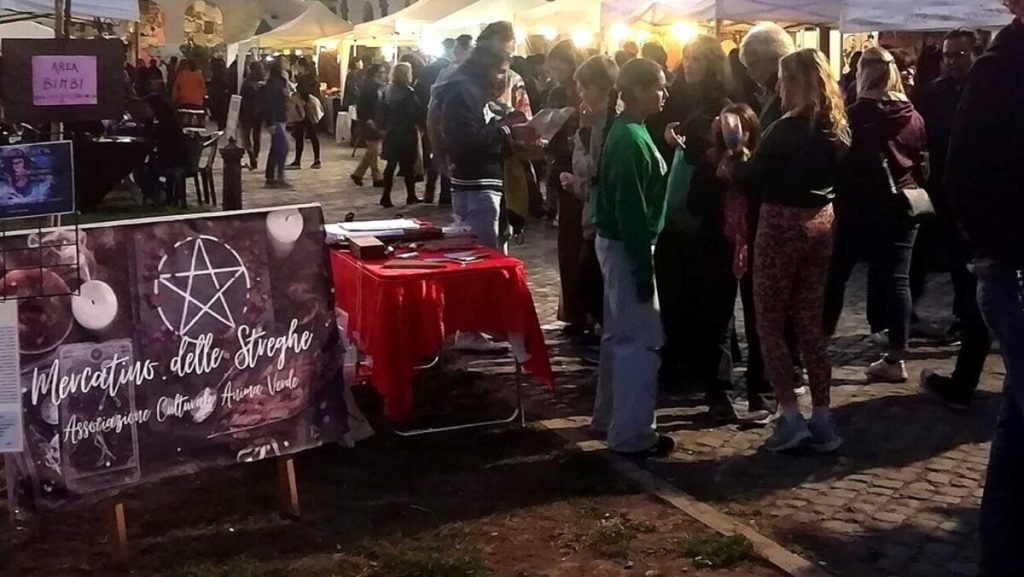Il Mercatino delle Streghe alla Città dell’Altra Economia