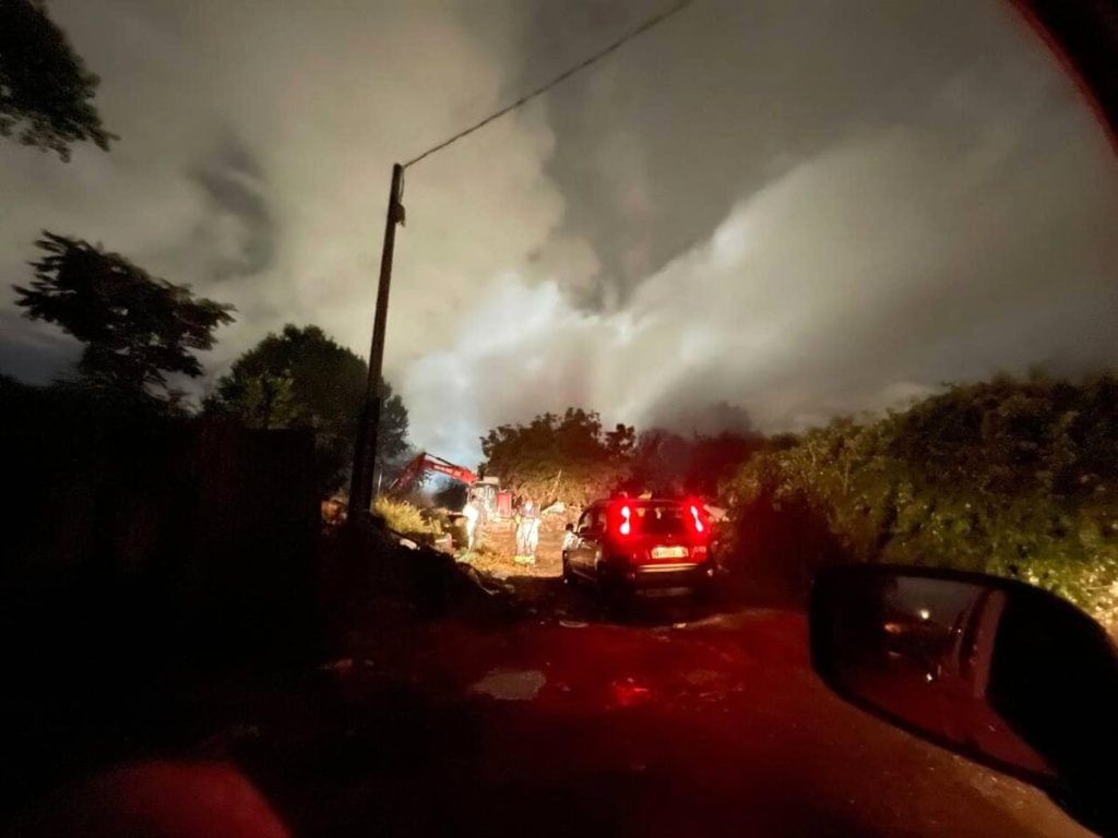 Ponte Mammolo, recintata la discarica abusiva dove sono scoppiati tre incendi