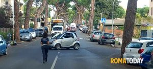 Incidente via Nomentana: Smart contro scooter