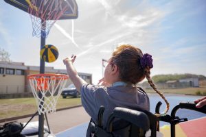 Un campo basket per i ragazzi alla neuroriabilitazione del Bambino Gesù