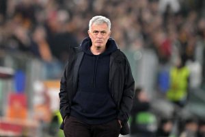 Mourinho, tra esonero fake e Arabia. Le voci agitano i tifosi della Roma