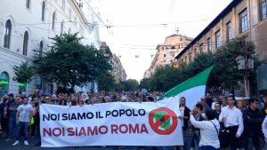 Ztl fascia verde a Roma, sfila il popolo del no. In 1000 per chiedere la "libertà di circolare"