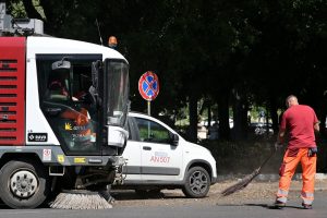 Esquilino, operatore Ama minacciato e aggredito finisce all'ospedale
