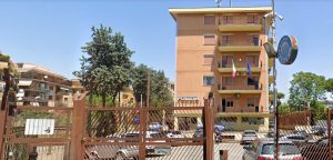 Pugni al citofono del commissariato, aveva già un Daspo urbano per rissa
