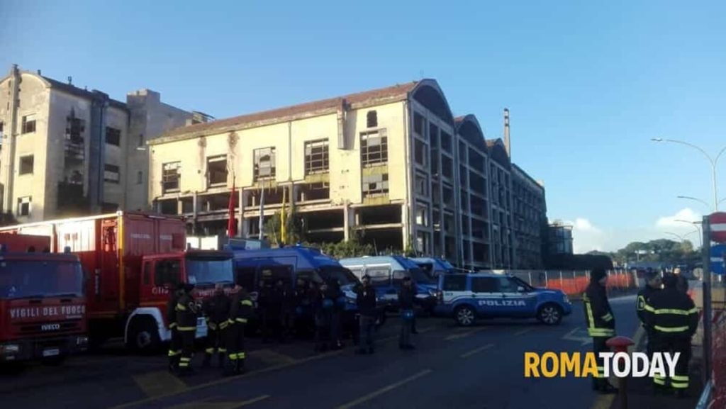 Sgombero all'ex Penicillina: è il terzo in cinque anni alla fabbrica di via Tiburtina