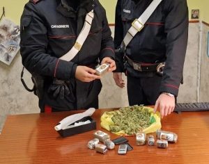 La droga a Roma c'è a tutte le ore, blitz nelle piazze dentro e fuori il raccordo anulare: 24 arresti