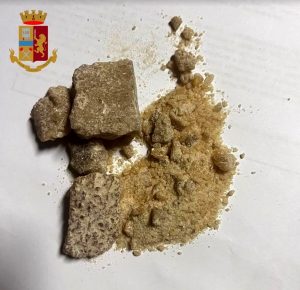 Lo spaccio casalingo gestito su Telegram