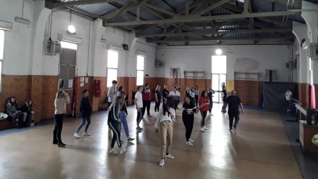 Gli studenti rimasti senza palestra scrivono a Elodie “paladina” delle periferie