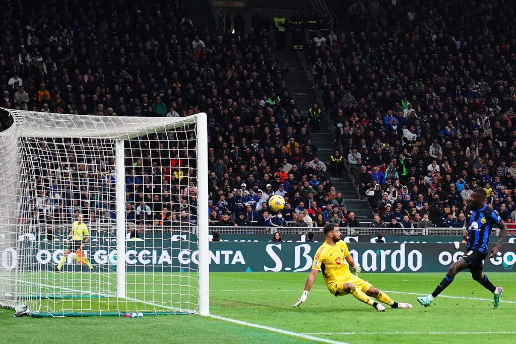 Inter-Roma 1-0: Thuram brucia Llorente e illumina San Siro. Per Lukaku solo fischi
