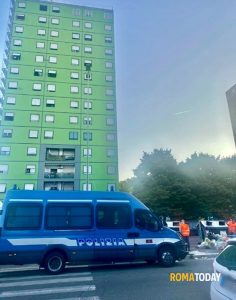 Blitz a Tor Bella Monaca, sgomberati appartamenti popolari occupati