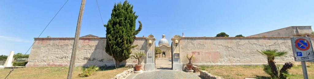 Anziana trovata legata nel cimitero: indaga la polizia