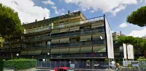 Il palazzo occupato dove disabili e bambini vivono senza riscaldamento né ascensore
