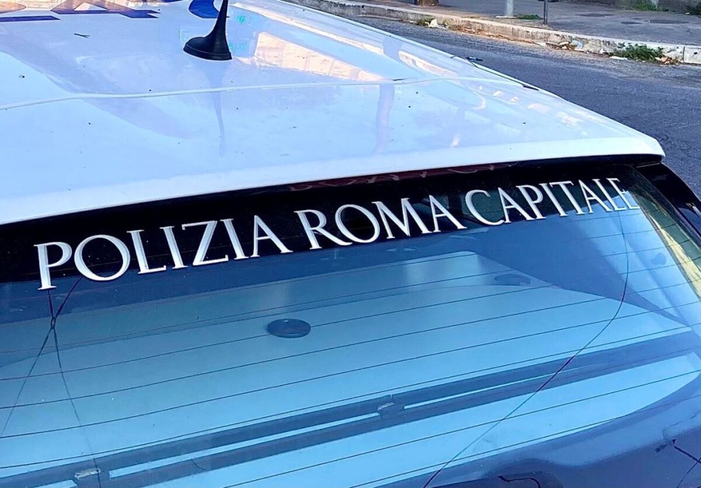 Incidente via della Muratella: tampona un'auto e scappa senza prestare soccorso