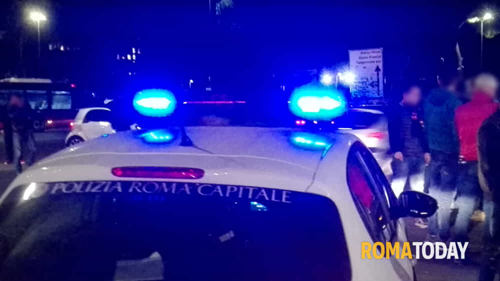 Incidente su via Braccianese: morta una donna, cinque feriti